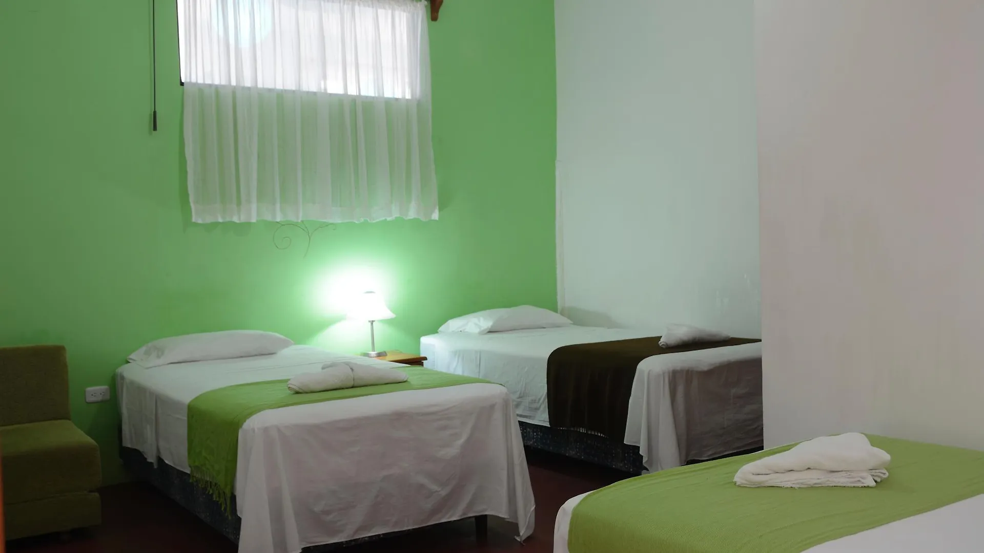 Hostal Aquamarine Puerto Ayora  Ecuador