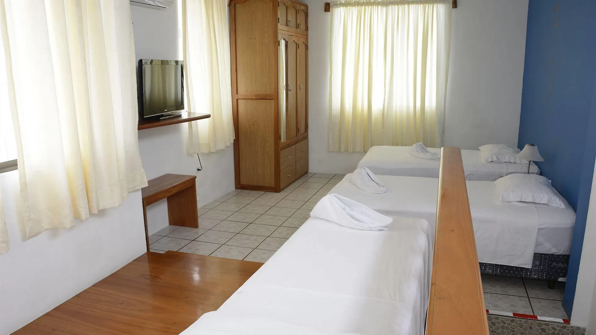 Hotel Hostal Aquamarine Puerto Ayora