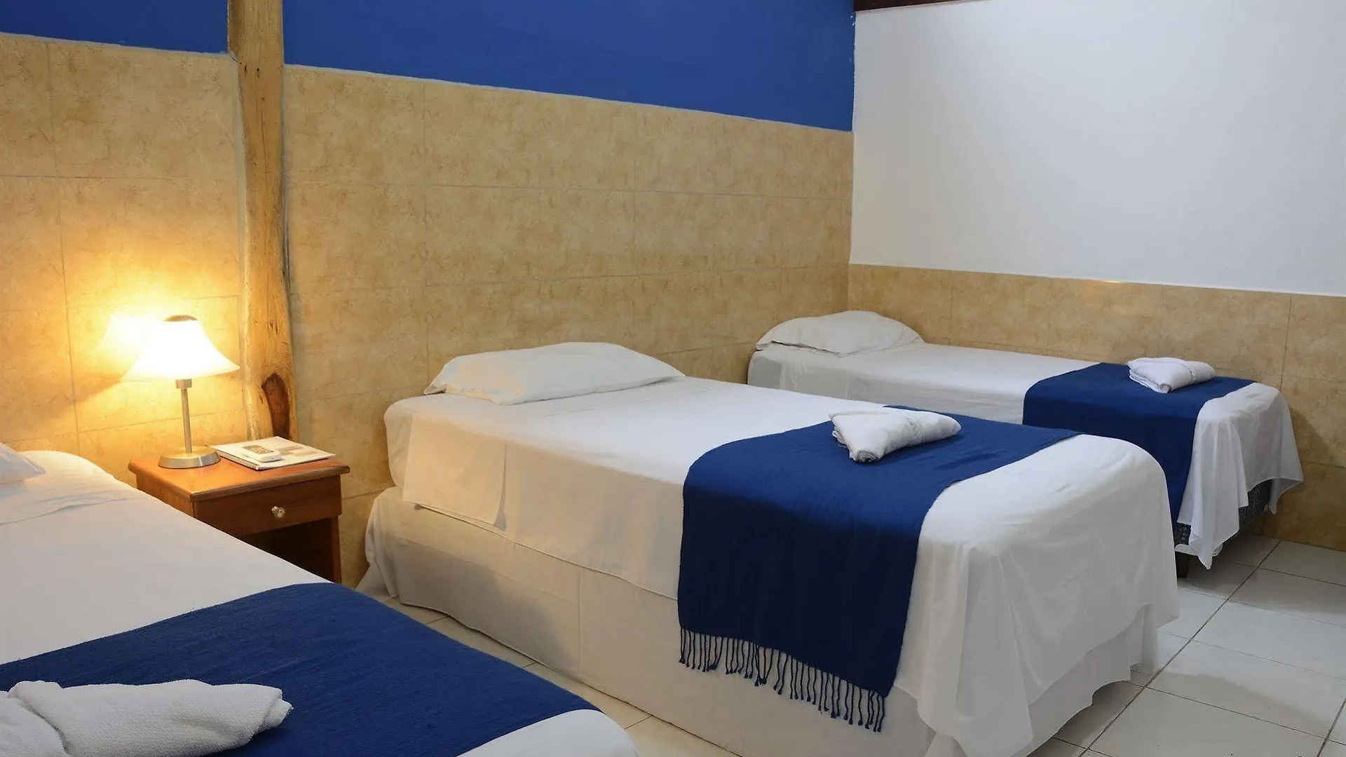 Hotel Hostal Aquamarine Puerto Ayora